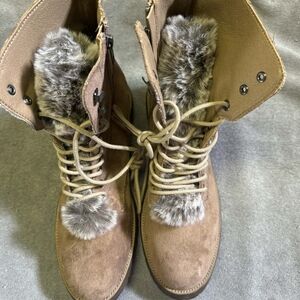 Very G Tan Ferrah Suede Lace-Up Winter Boots with Faux-Fur Trim